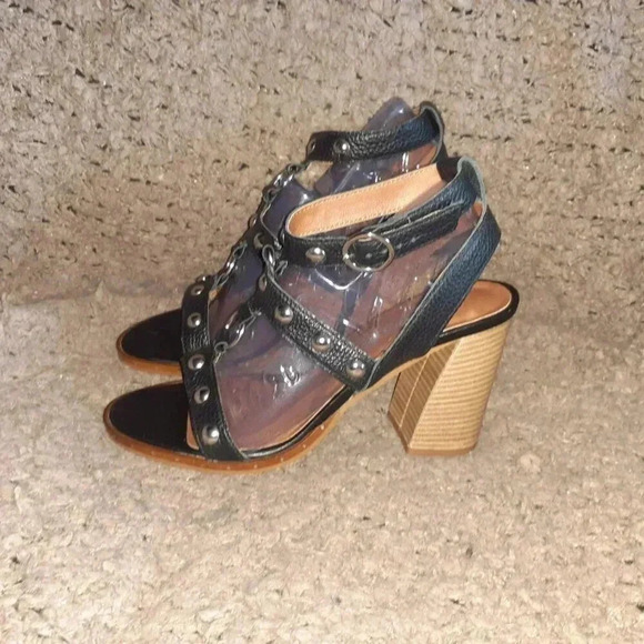 L'INTERVALLE-Bondage Style-Harness/Studs-Black Leather-Sandals-Sz 40-NWOB - Picture 2 of 7